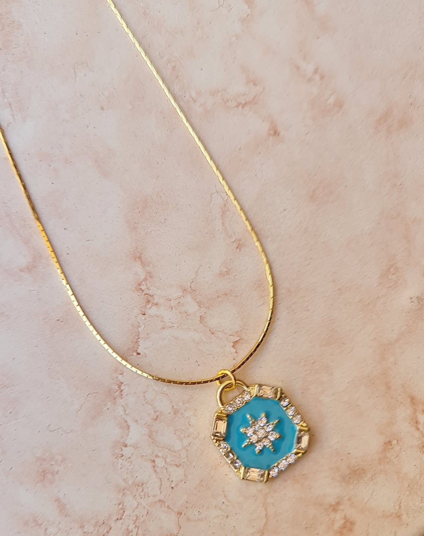 Simple Golden Chain Necklace With Pendant