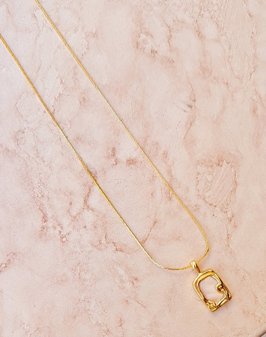 Simple Golden Chain Necklace With Gold Plated Pendant